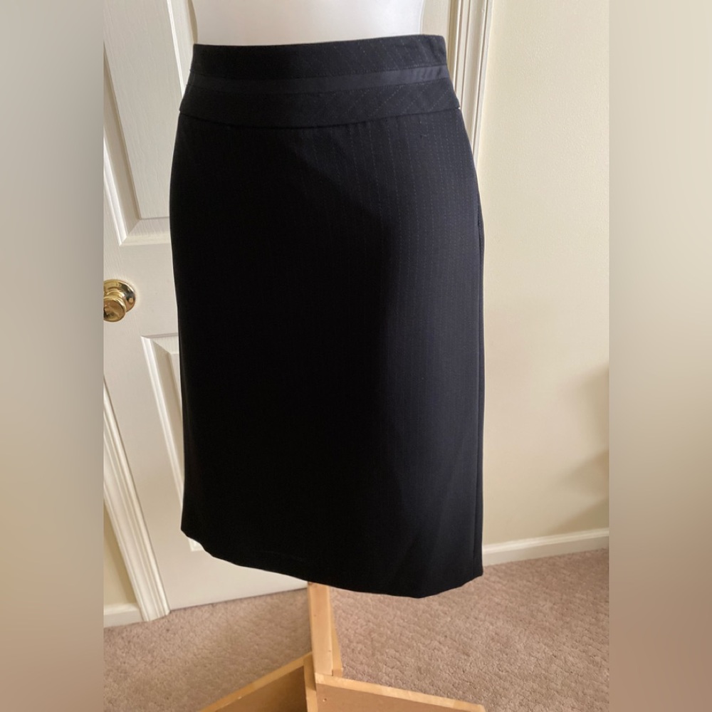 Liz Claiborne - Woman’s black & blue pinstriped pencil skirt, Size: 4